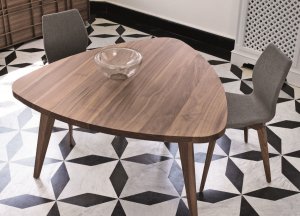 Porada Kesino Dining Table