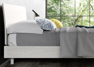 Mal√à Contemporary Bed