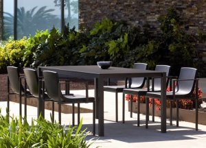 Una Garden Table