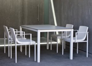 Una Garden Table