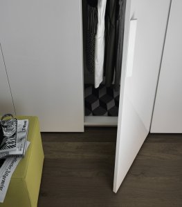 Jesse Wind Wardrobe